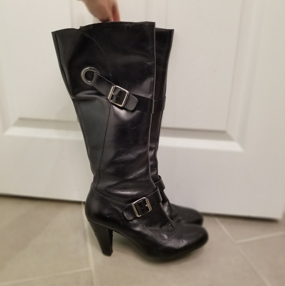 Black leather heeled boots - Picture 3 of 16